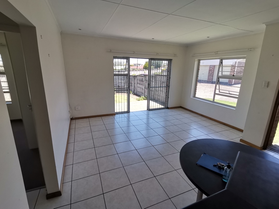 To Let 2 Bedroom Property for Rent in Cambridge Eastern Cape